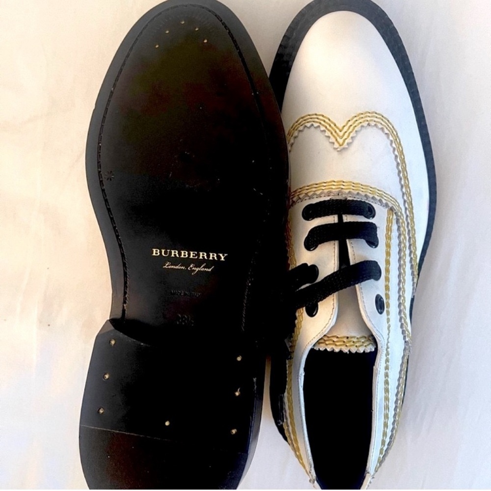 Burberry Cream and Black Shoes - Picture 7 of 9